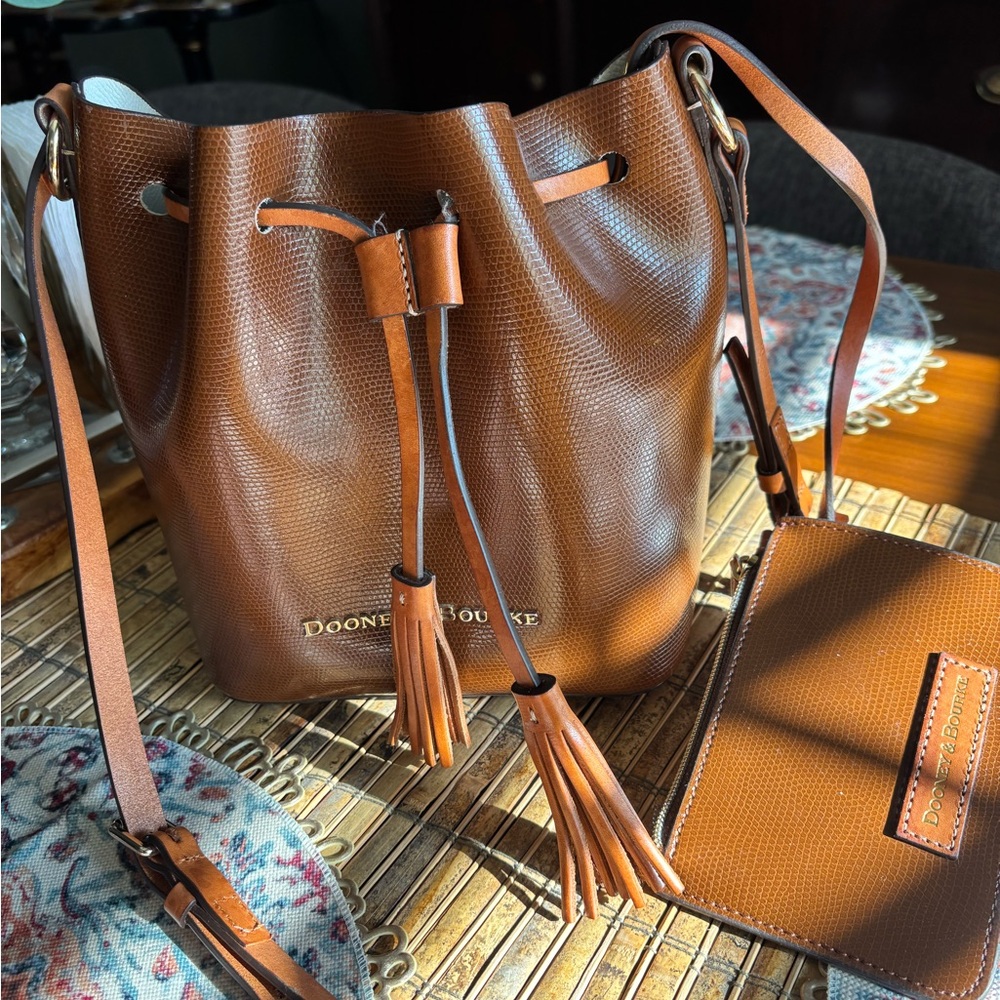 Beautiful Serena bucket bag